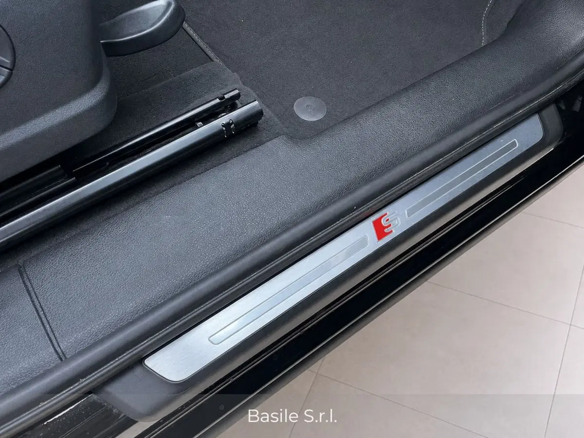 Audi Q3 Sportback usata a Taranto (9)
