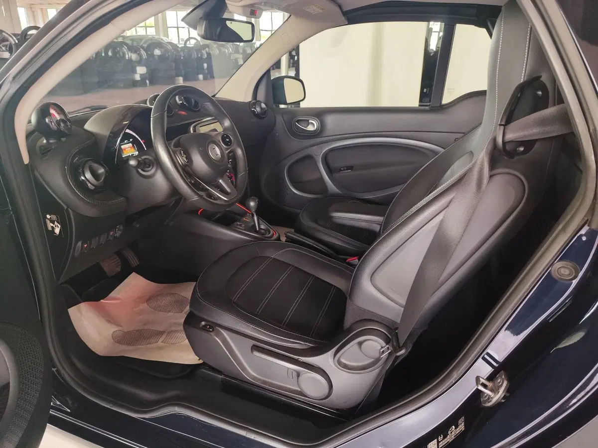 smart Fortwo Cabrio usata a Milano (17)