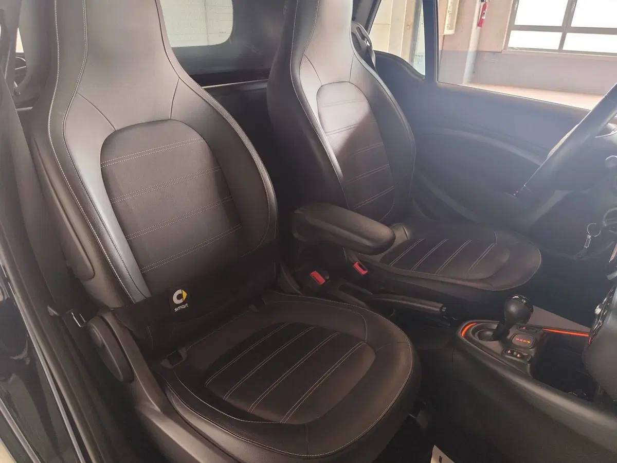 smart Fortwo Cabrio usata a Milano (18)