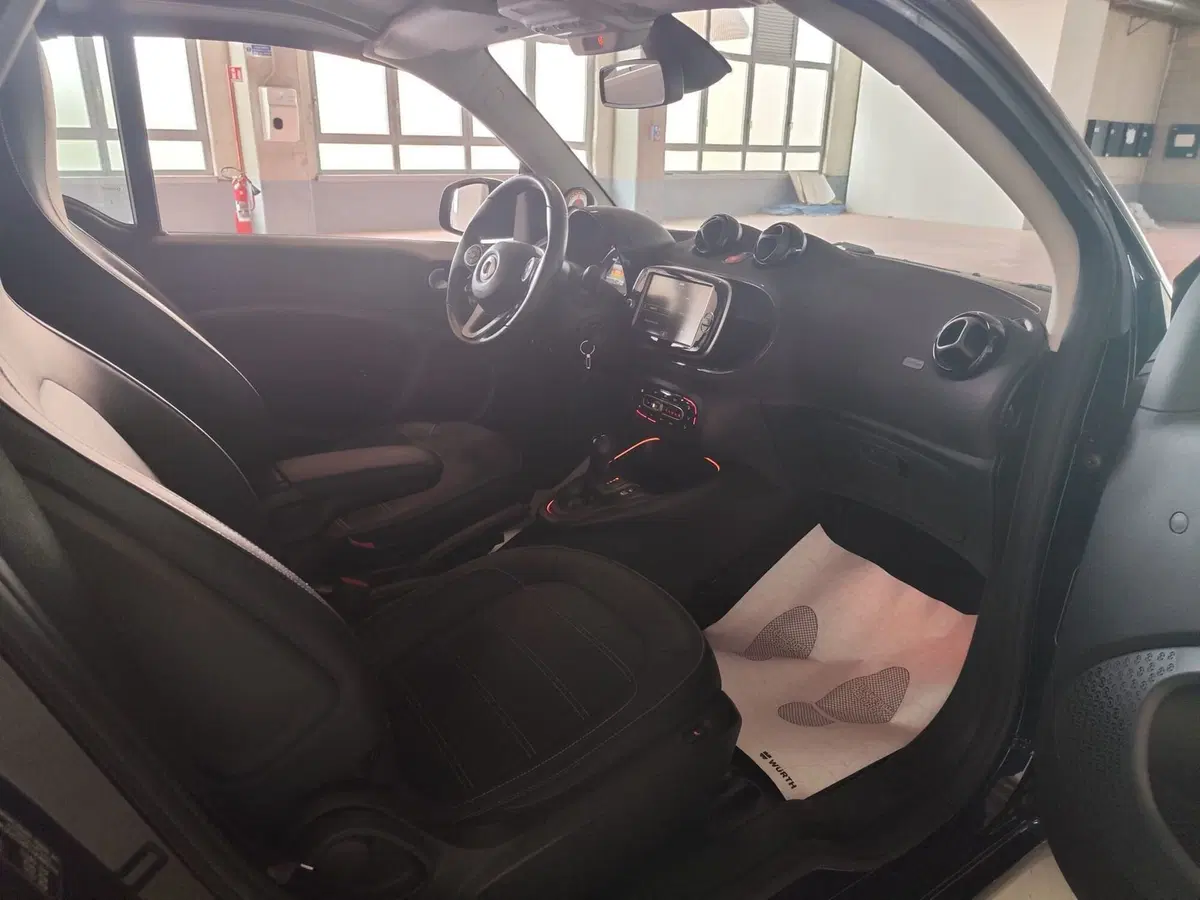 smart Fortwo Cabrio usata a Milano (19)