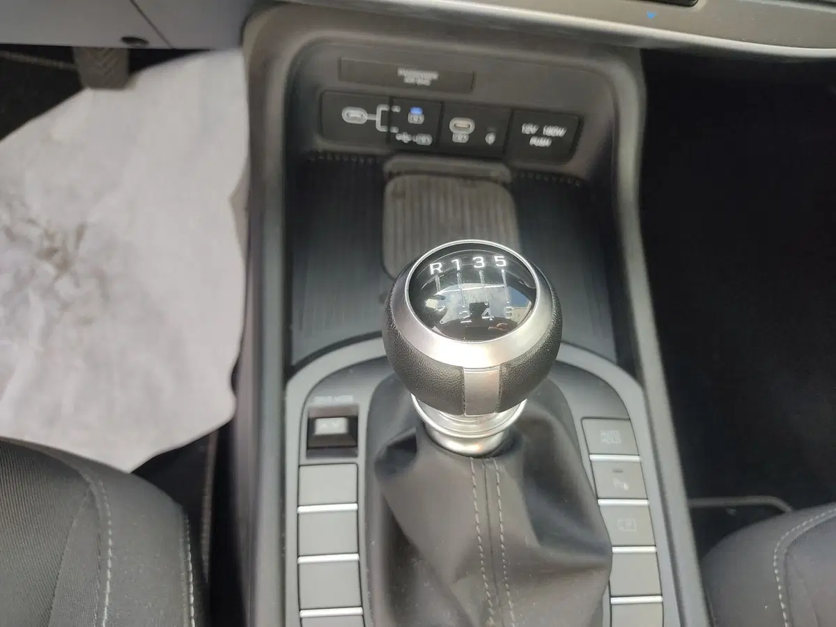 Hyundai Kona usata a Frosinone (10)