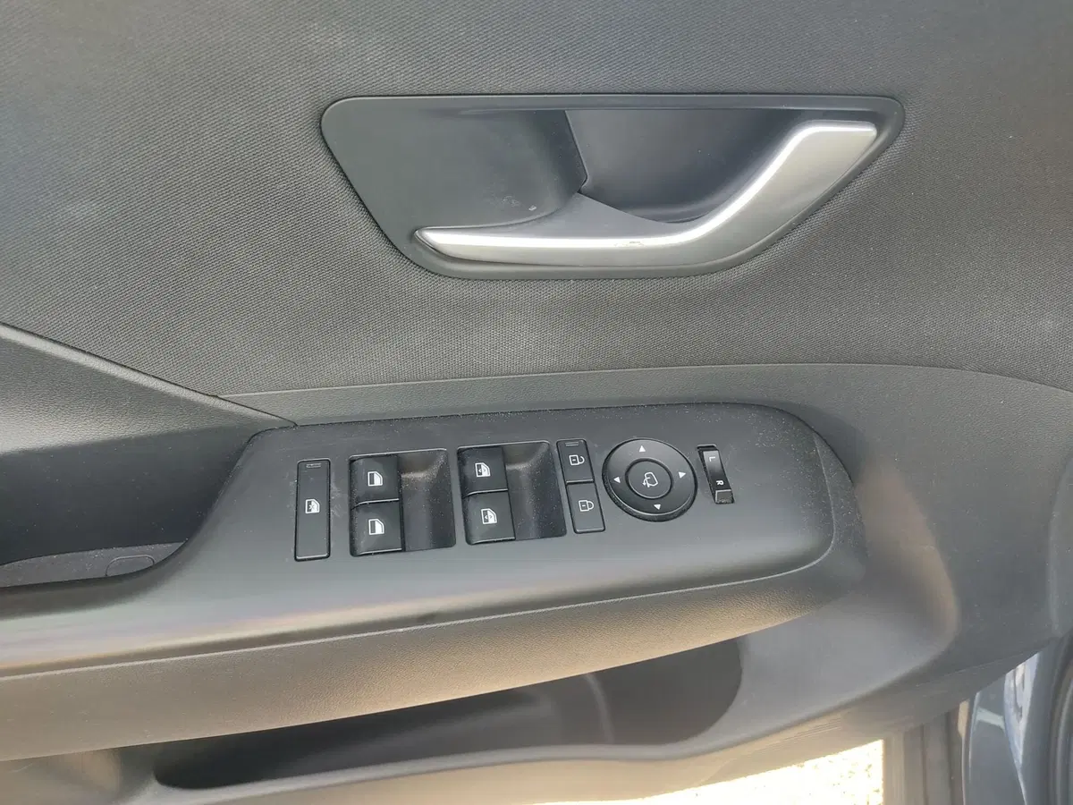 Hyundai Kona usata a Frosinone (11)