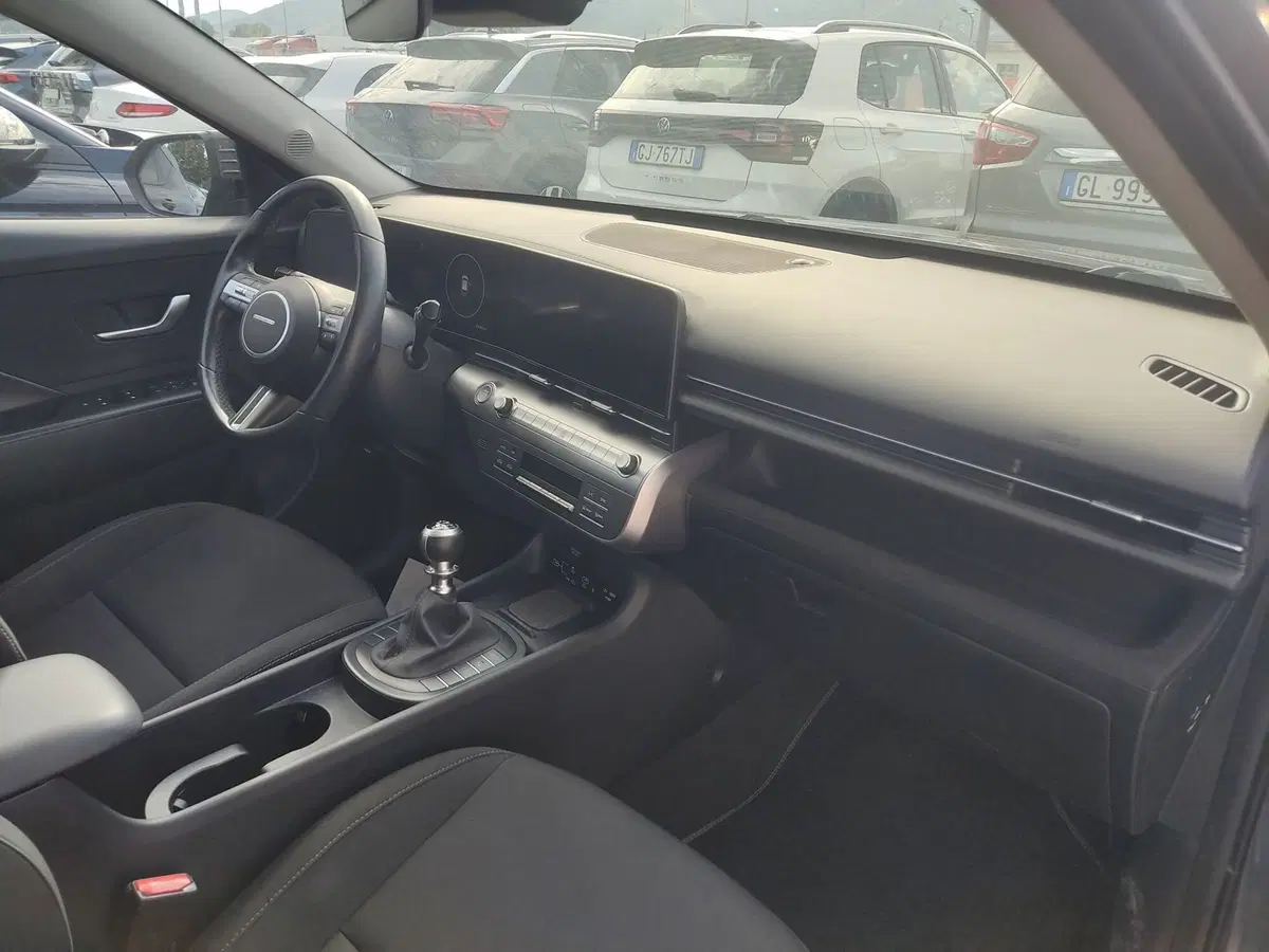 Hyundai Kona usata a Frosinone (7)