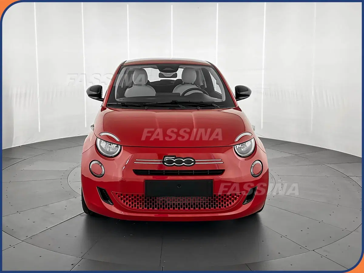 Fiat 500 nuova a Milano (2)