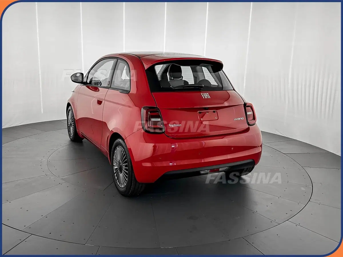 Fiat 500 nuova a Milano (4)