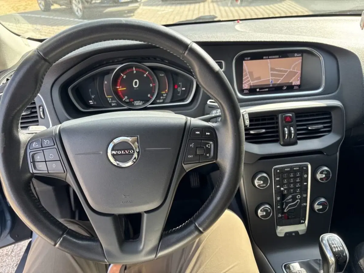 Volvo V40 usata a Foggia (12)