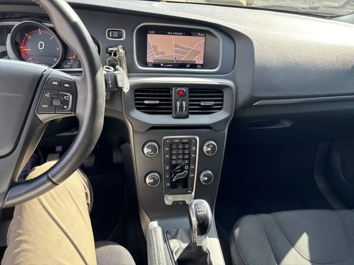 Volvo V40 usata a Foggia (14)