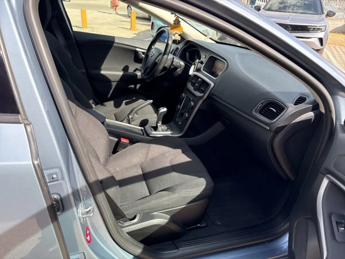 Volvo V40 usata a Foggia (18)