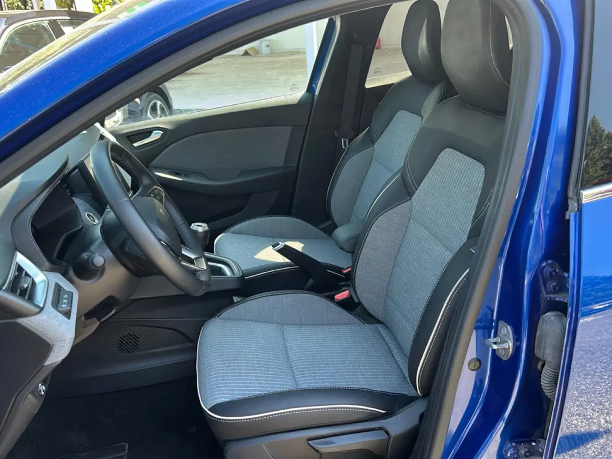 Renault Clio usata a Latina (14)