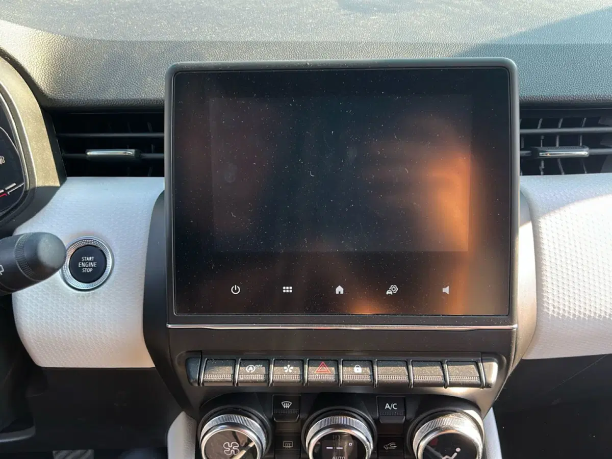 Renault Clio usata a Latina (16)