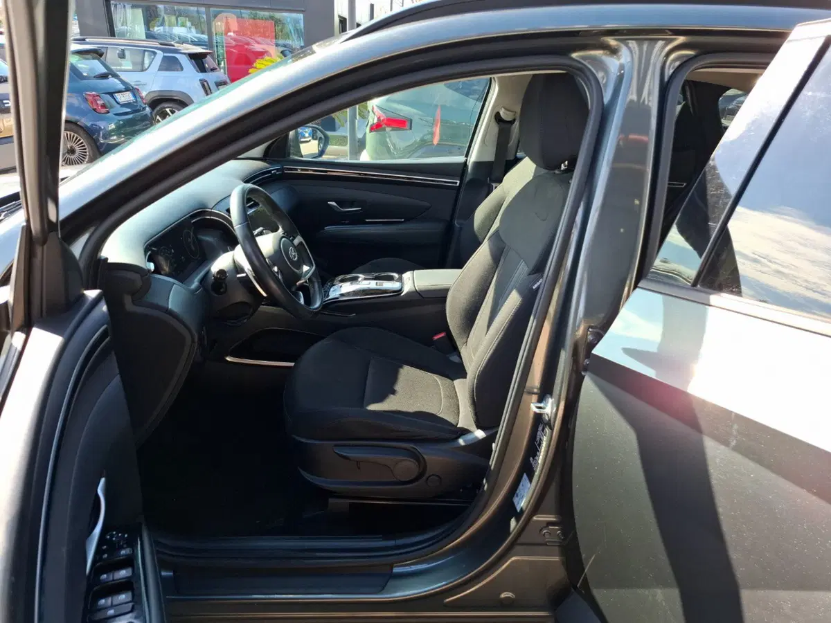 Hyundai Tucson usata a Latina (18)