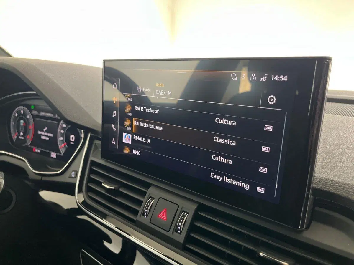 Audi Q4 Sportback usata a Napoli (14)