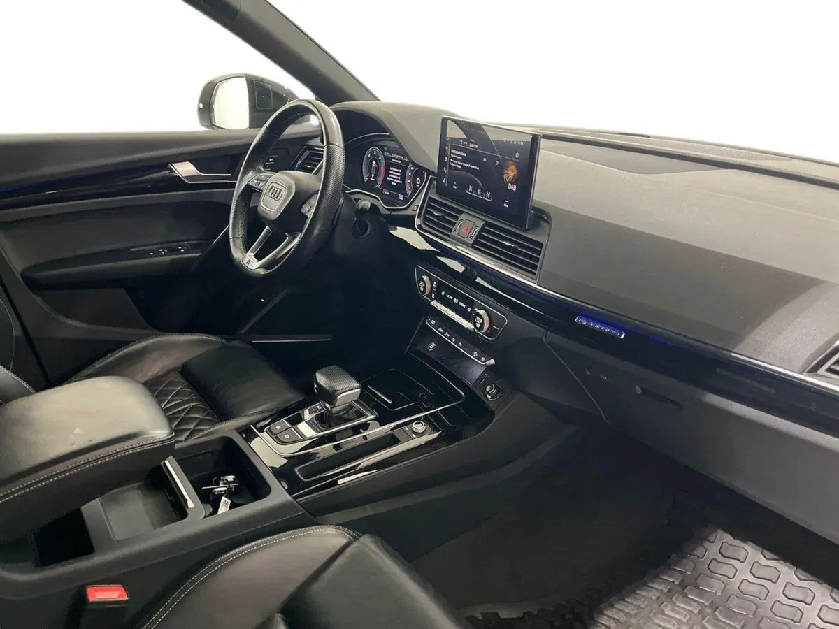Audi Q4 Sportback usata a Napoli (16)