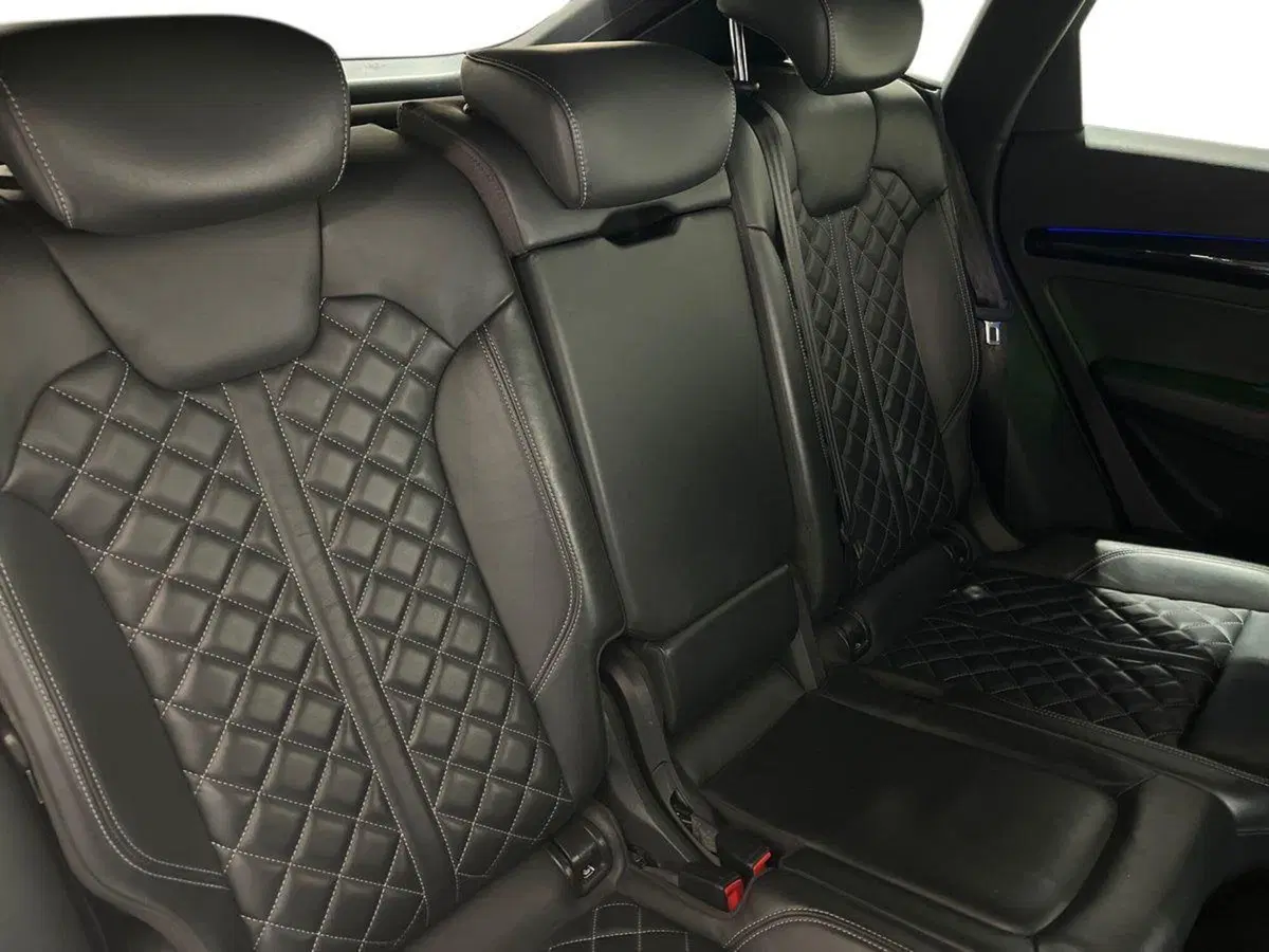 Audi Q4 Sportback usata a Napoli (17)
