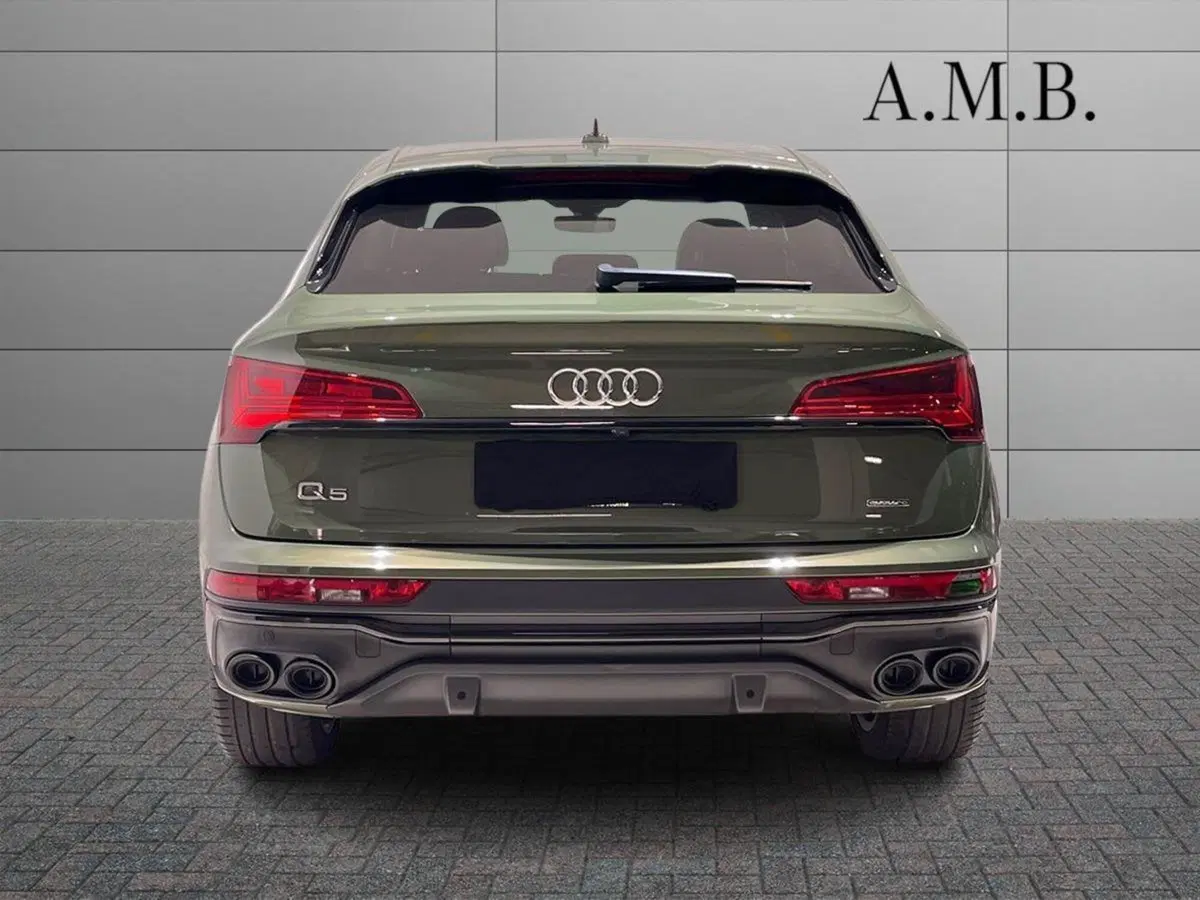 Audi Q4 Sportback usata a Napoli (4)