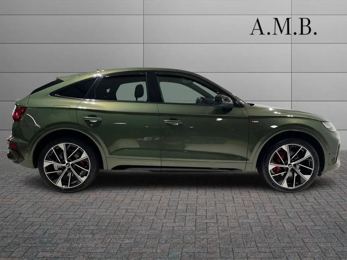 Audi Q4 Sportback usata a Napoli (5)