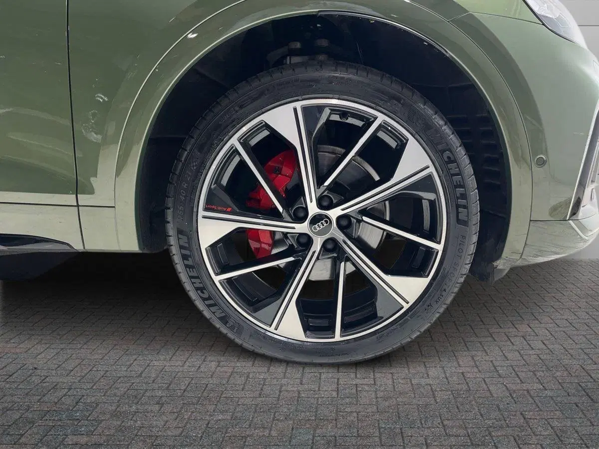 Audi Q4 Sportback usata a Napoli (8)