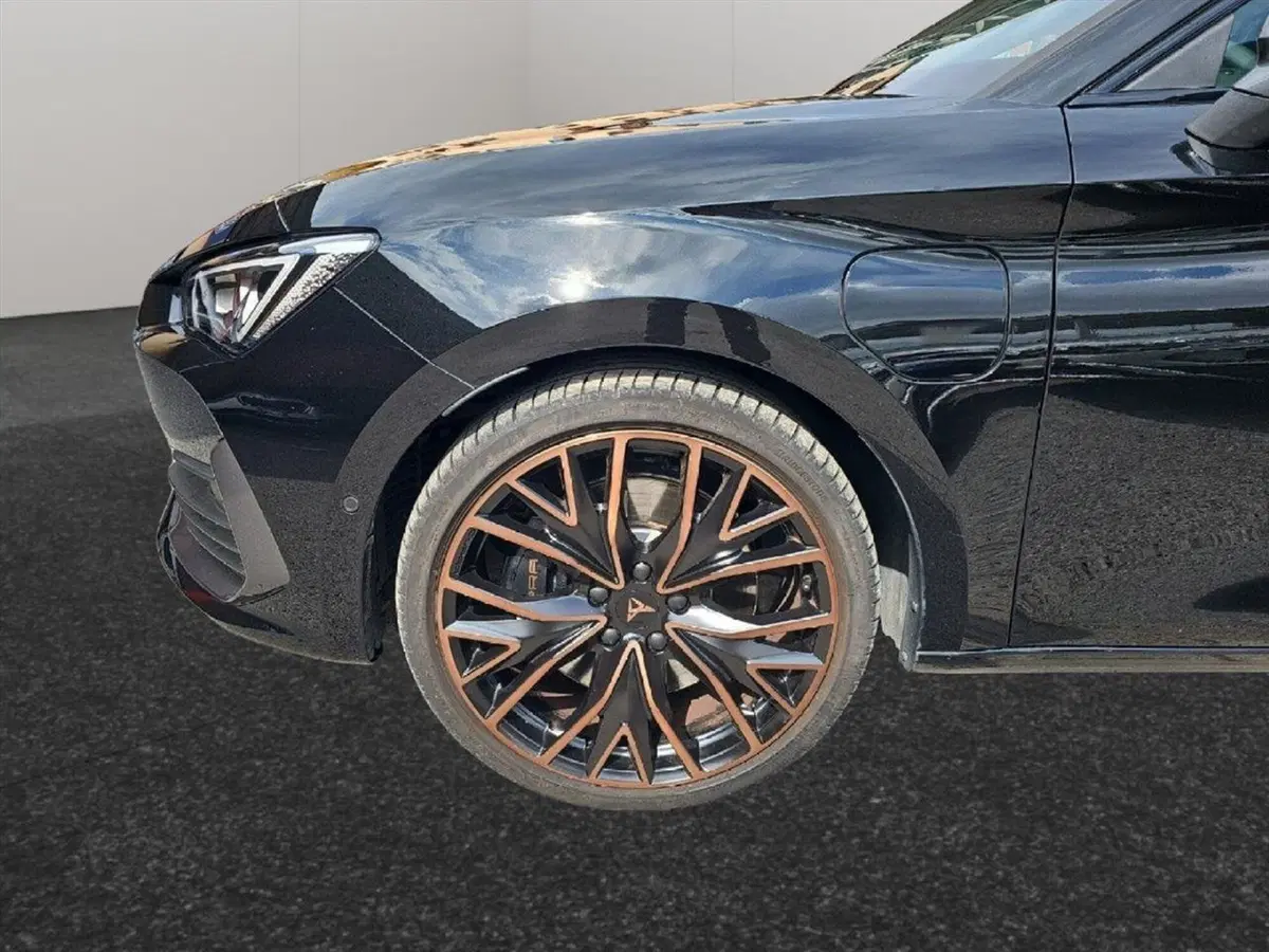 Cupra Leon usata a Lecco (13)