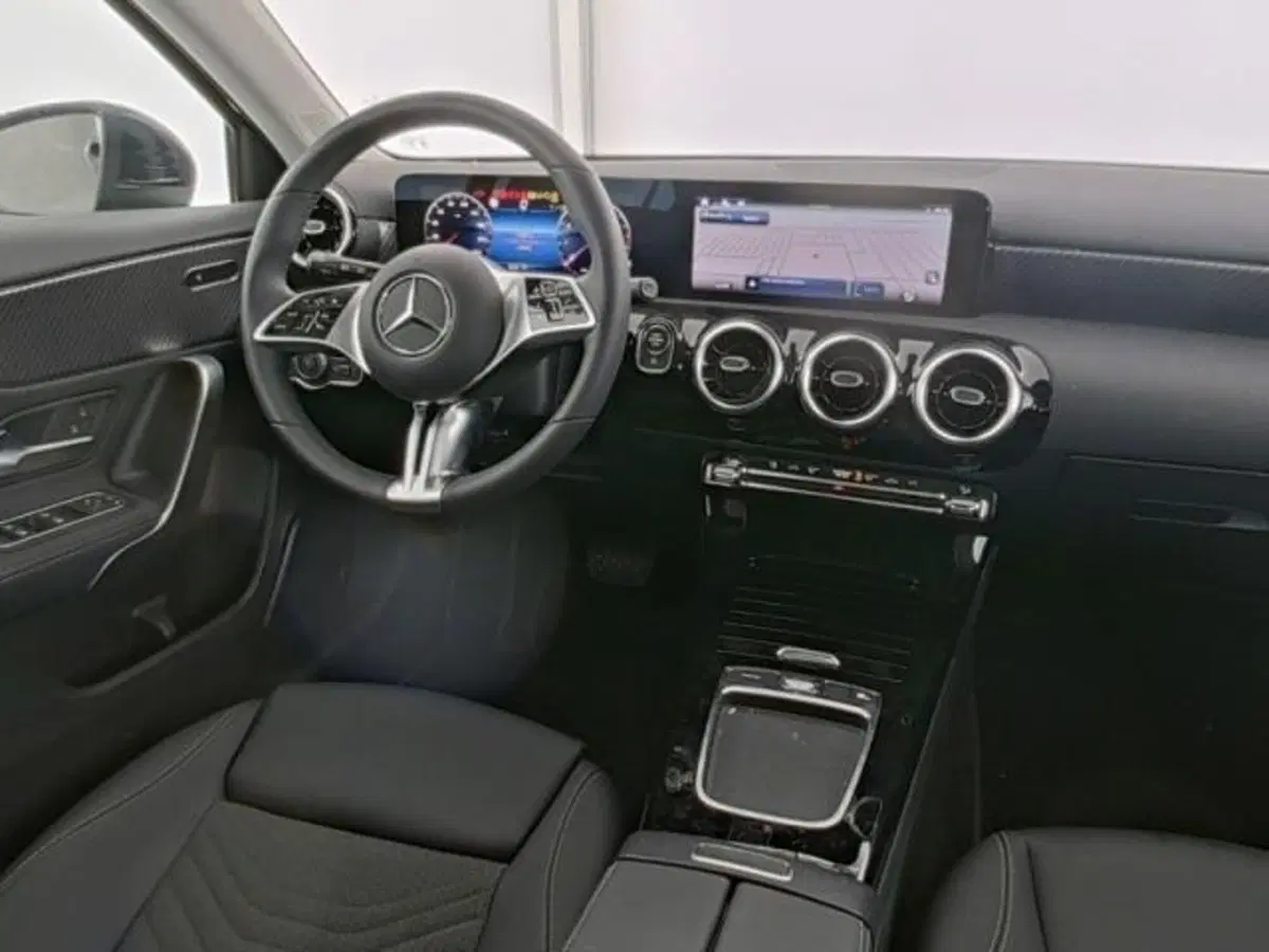 Mercedes-Benz Classe A usata a Milano (5)