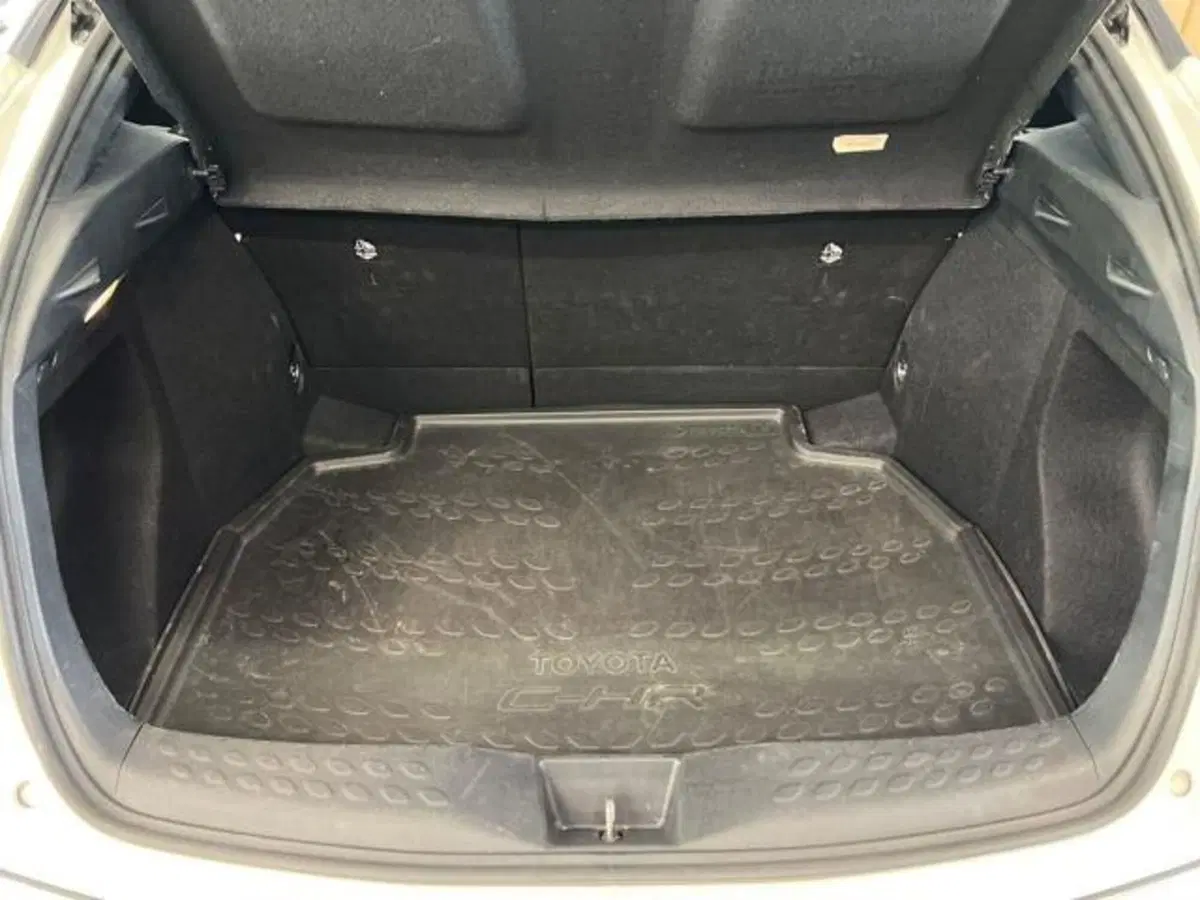 Toyota Toyota C-HR usata a Vercelli (11)