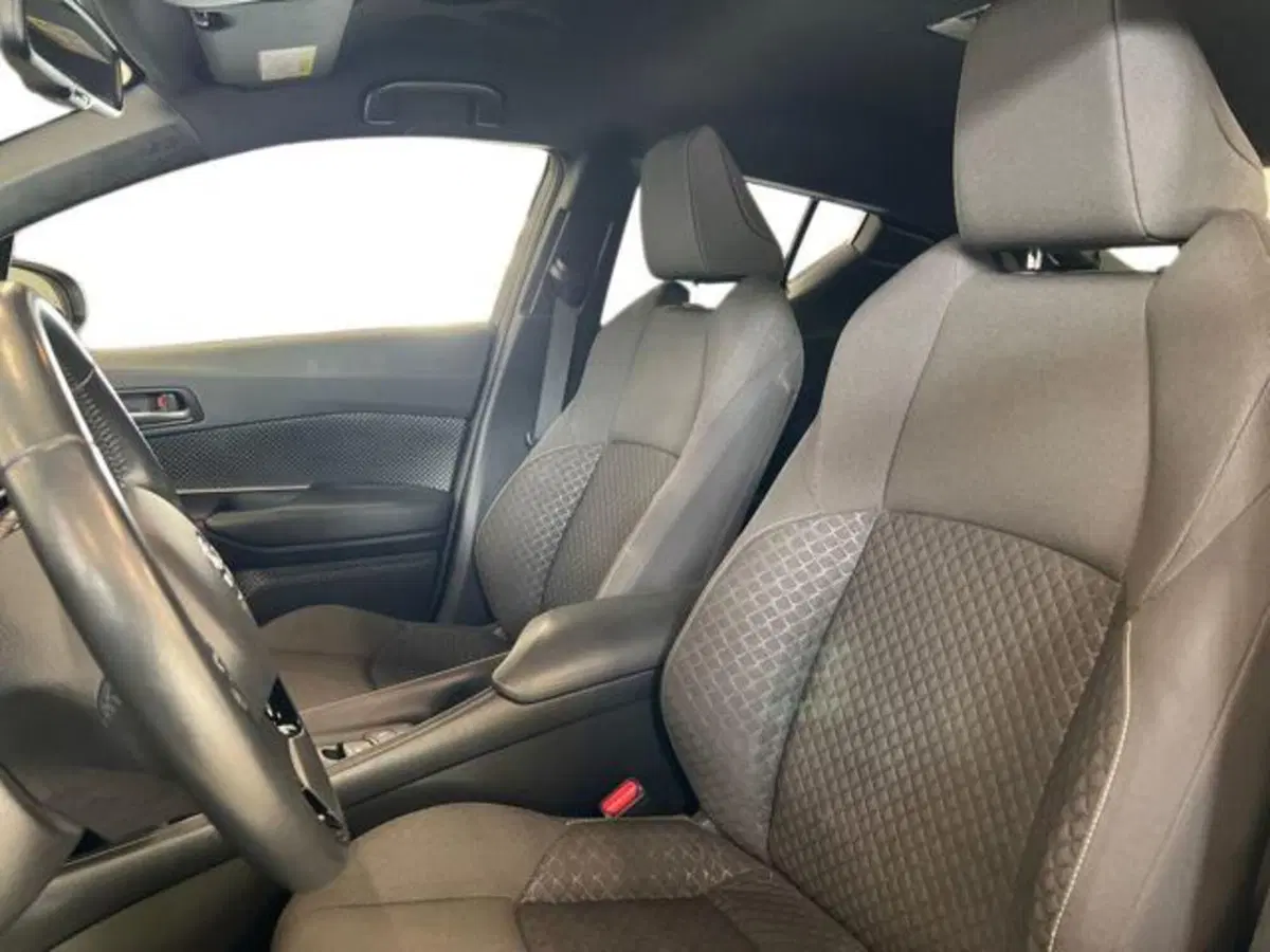 Toyota Toyota C-HR usata a Vercelli (7)