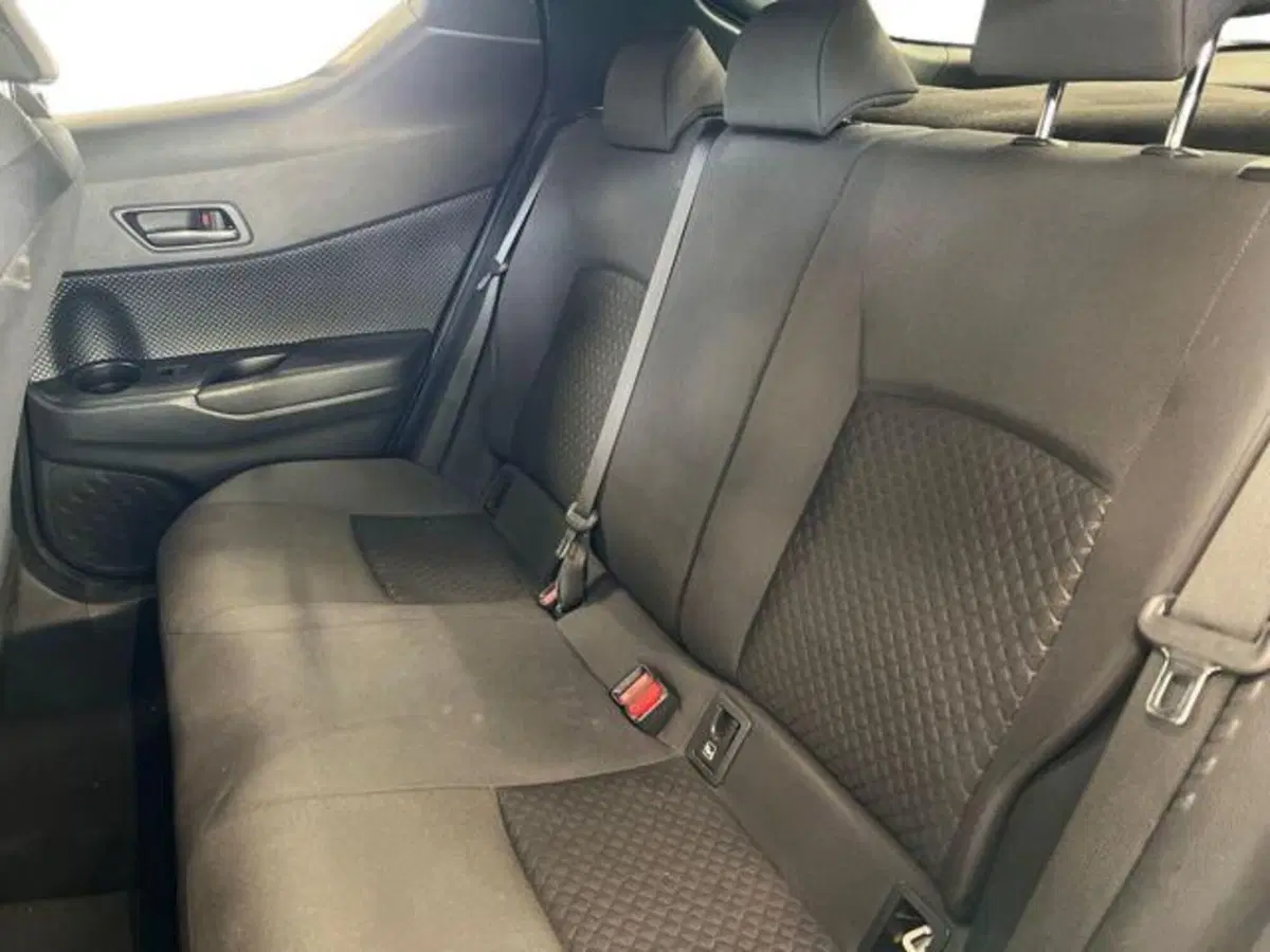 Toyota Toyota C-HR usata a Vercelli (8)
