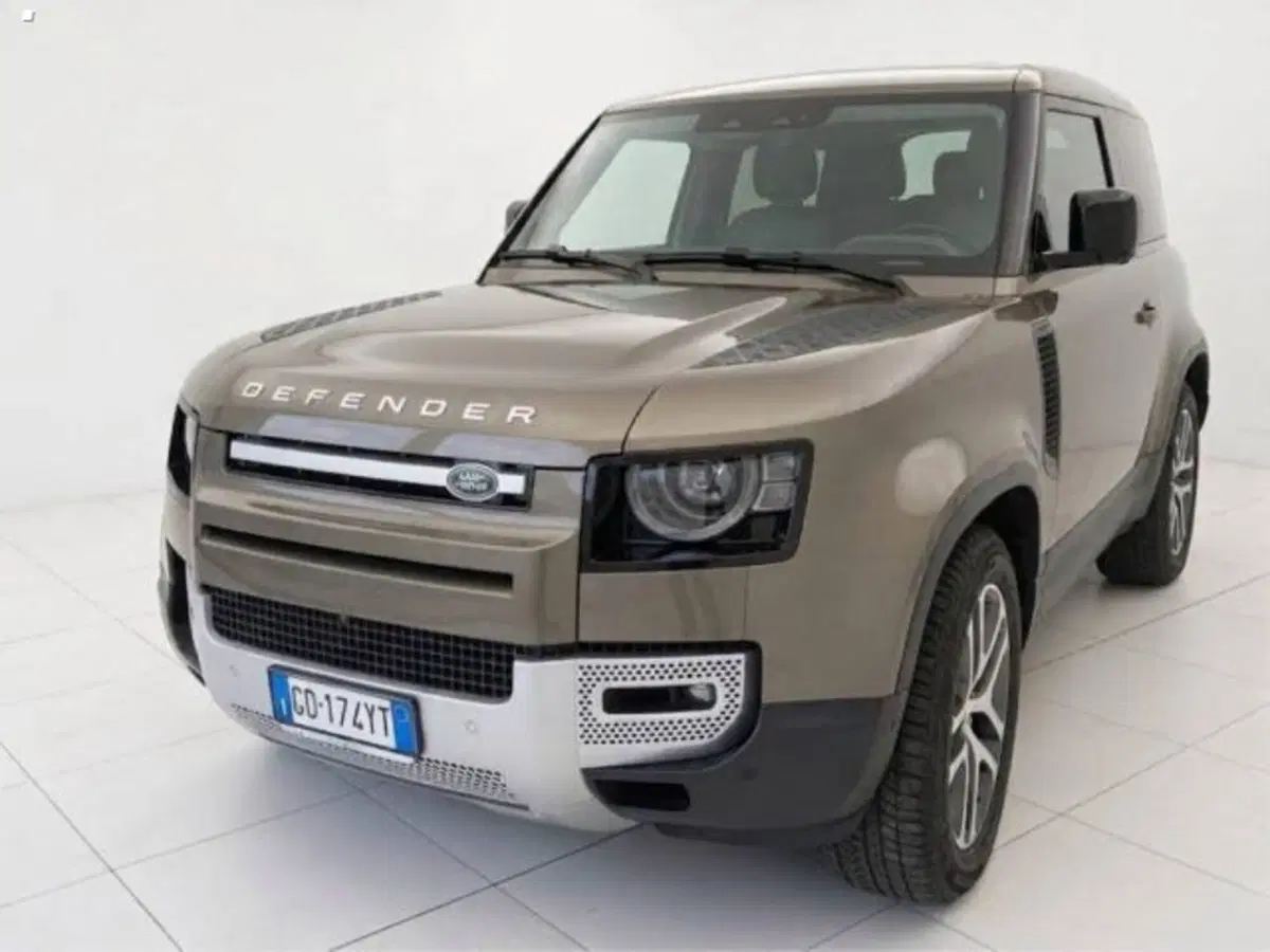 Land Rover Defender nuova a Lucca (3)