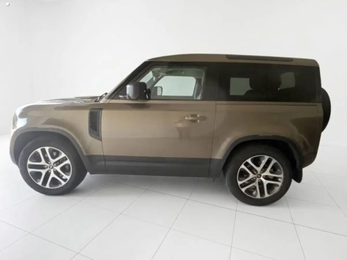 Land Rover Defender nuova a Lucca (5)