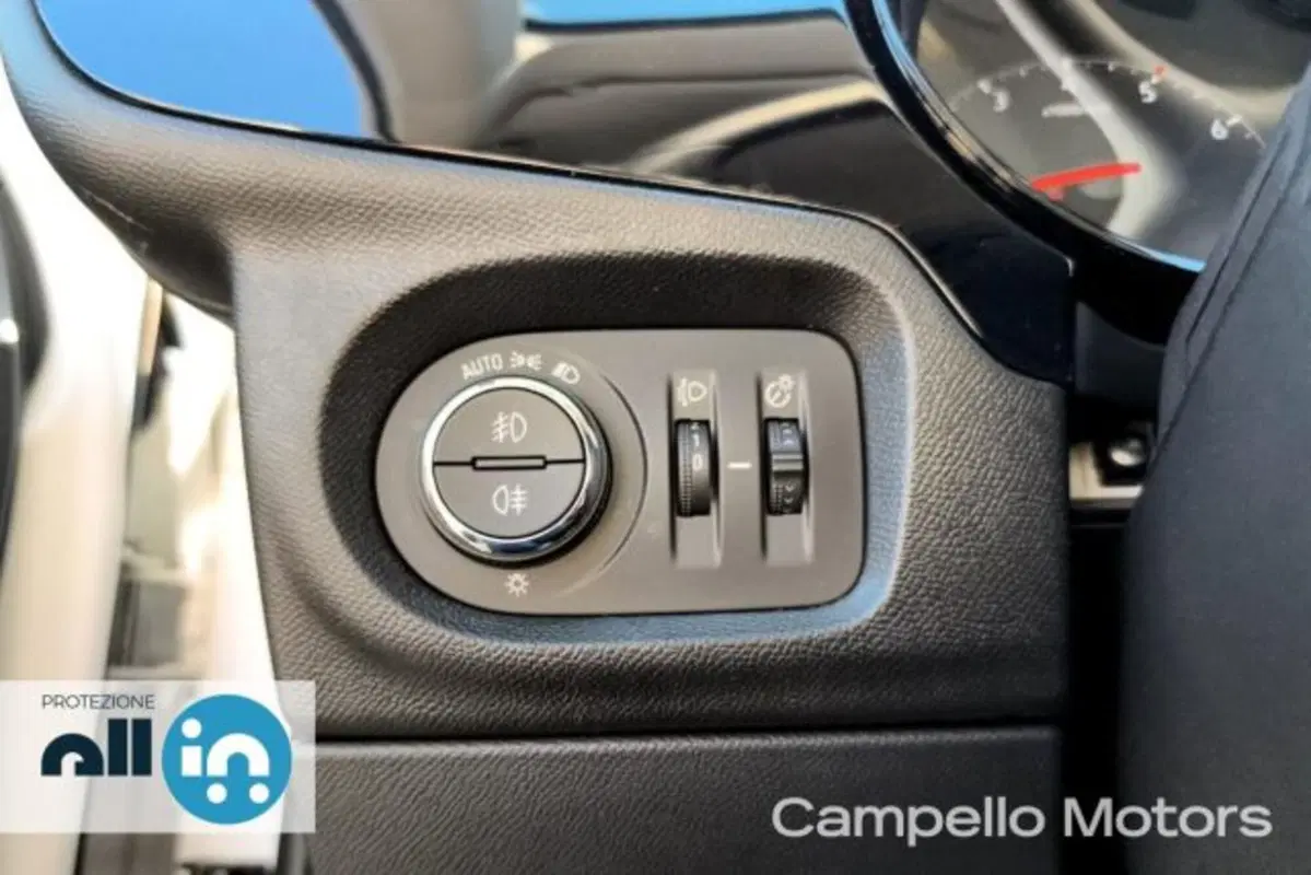Opel Corsa usata a Venezia (16)