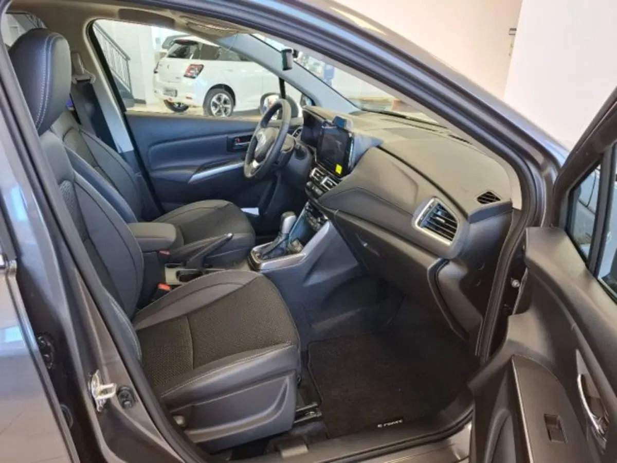 Suzuki S-Cross nuova a Reggio Emilia (17)