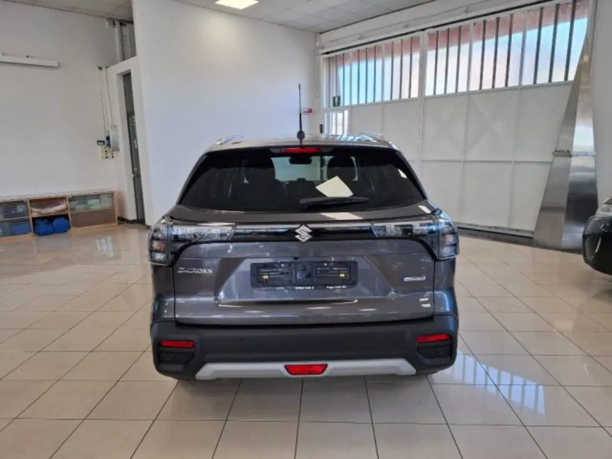 Suzuki S-Cross nuova a Reggio Emilia (4)
