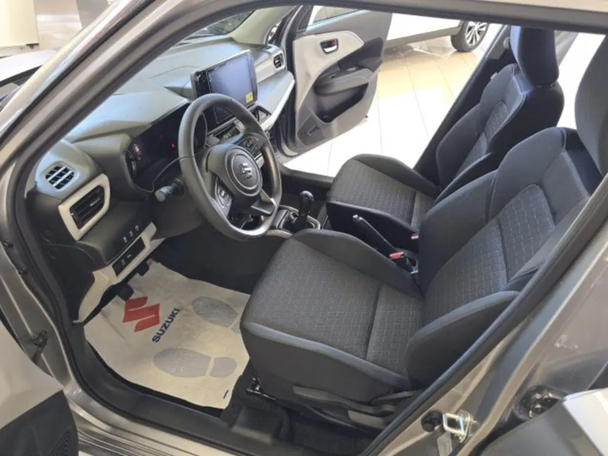 Suzuki Swift nuova a Reggio Emilia (10)