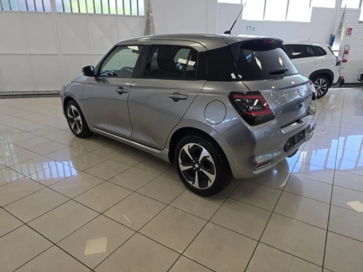 Suzuki Swift nuova a Reggio Emilia (4)