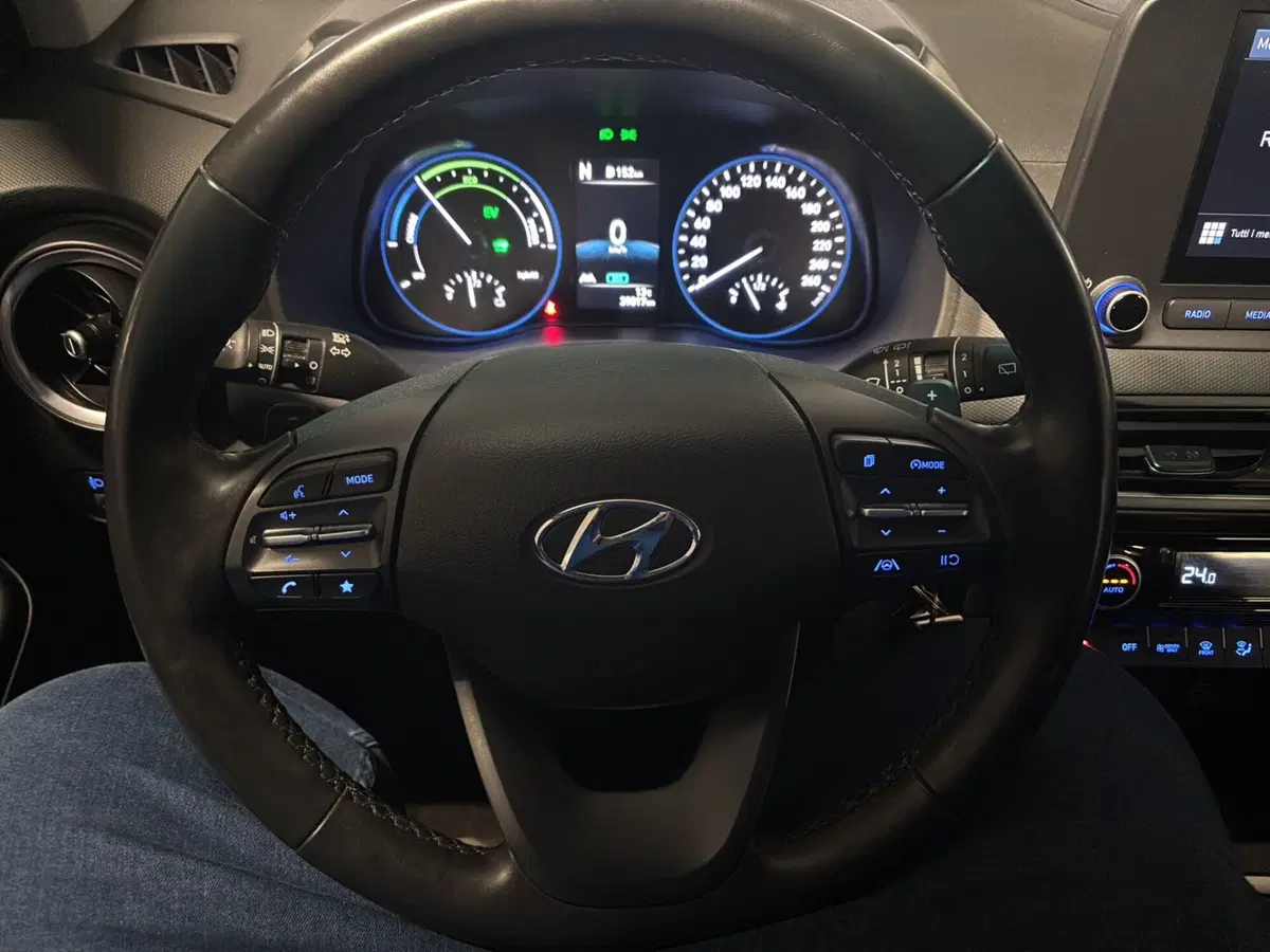 Hyundai Kona usata a Genova (14)