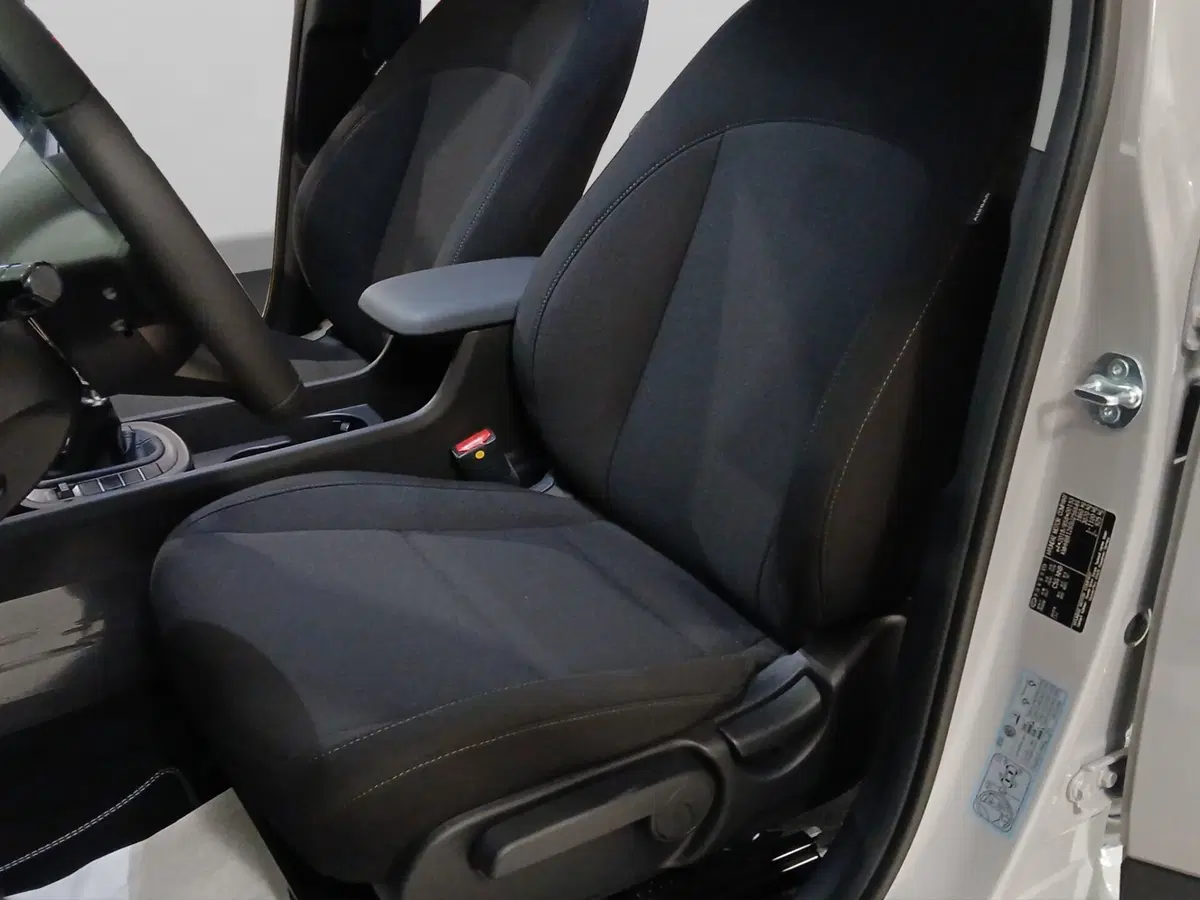 Hyundai Kona nuova a Genova (9)