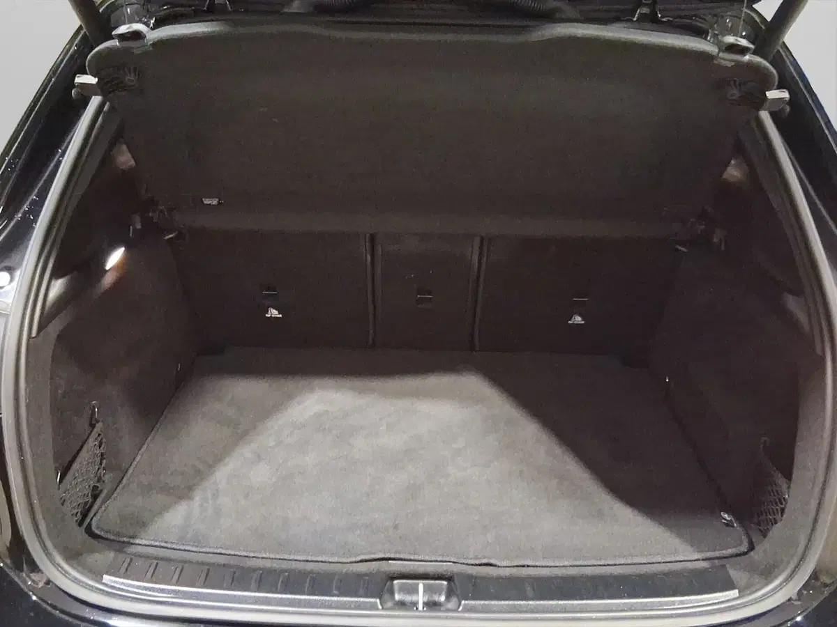 Mercedes-Benz GLA SUV usata a Genova (17)