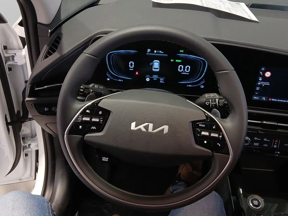 Kia Niro nuova a Genova (14)