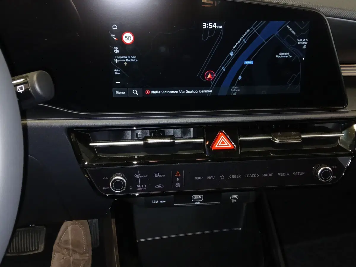 Kia Niro nuova a Genova (15)
