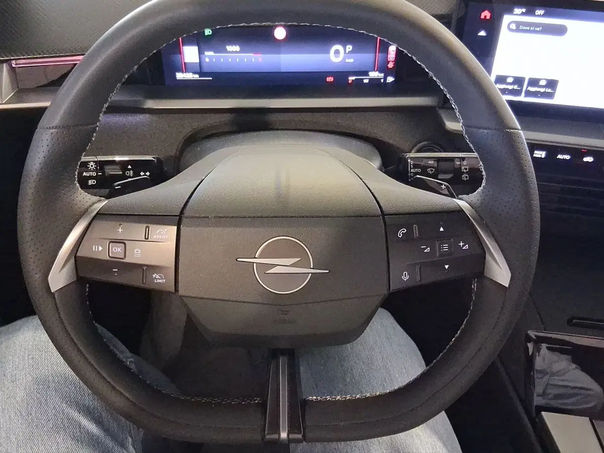 Opel Grandland usata a Genova (14)
