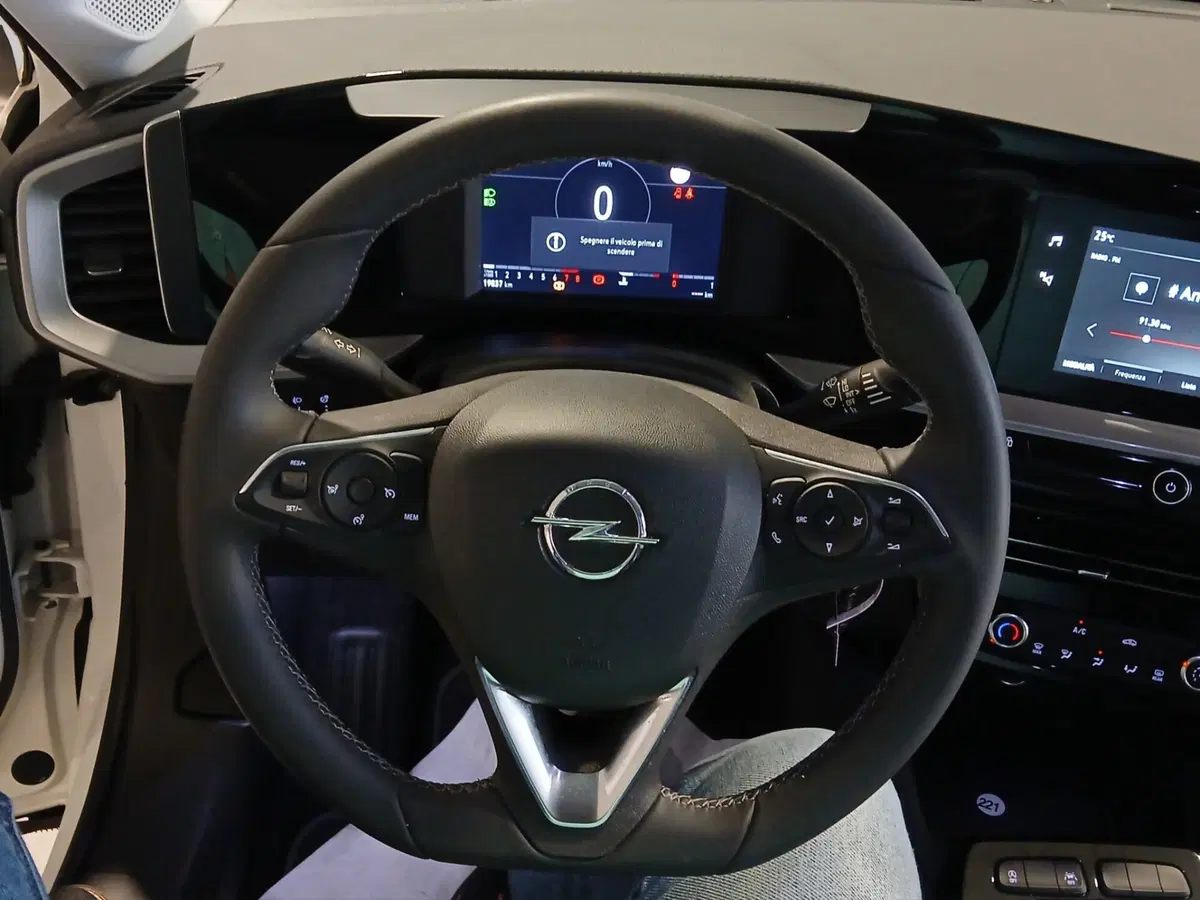 Opel Mokka usata a Genova (15)