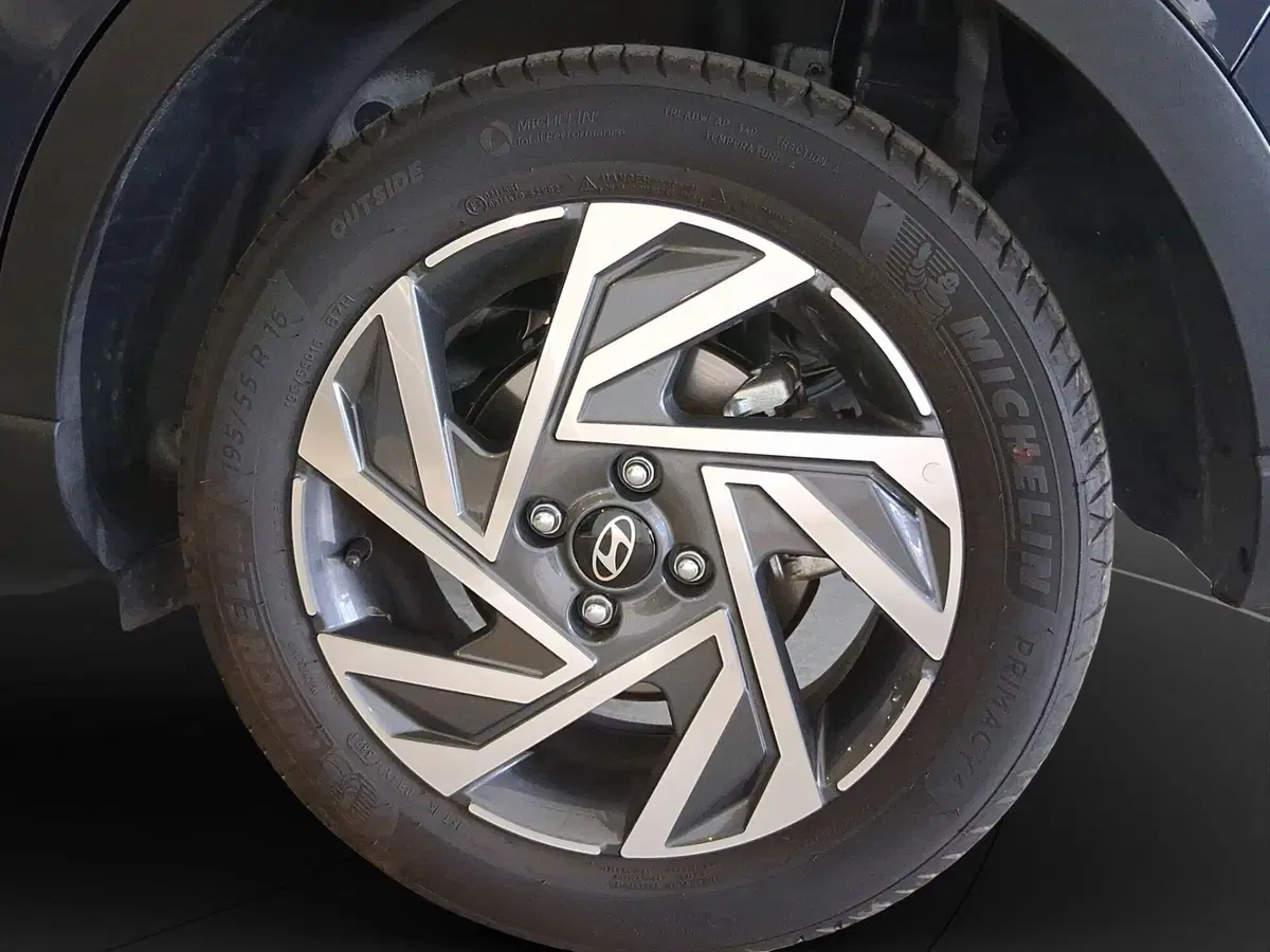 Hyundai Bayon usata a Genova (18)