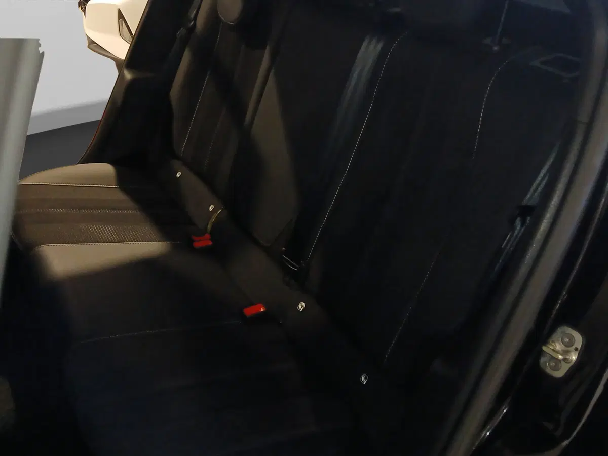 Opel Mokka usata a Genova (10)