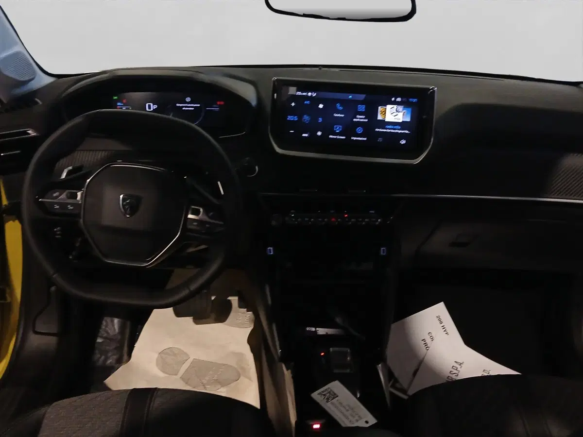 Peugeot 208 nuova a Genova (11)