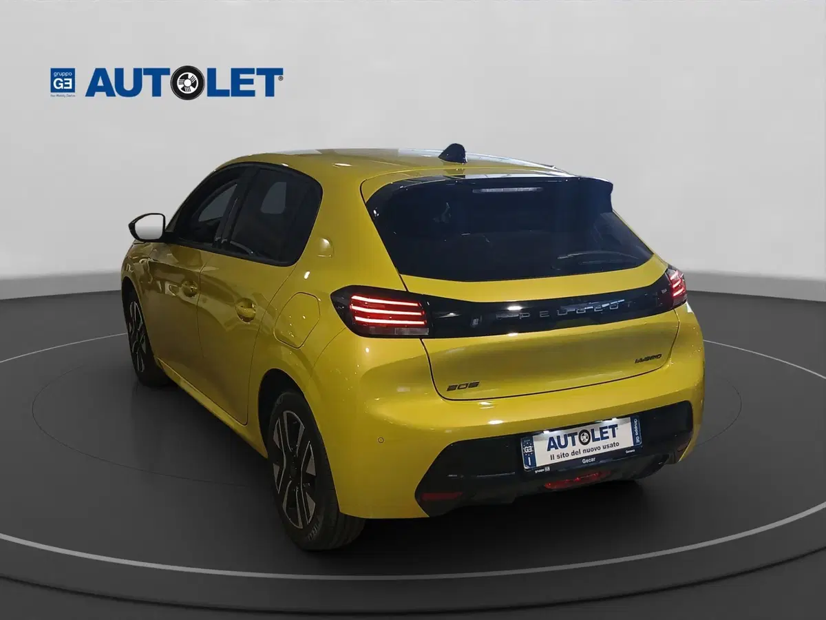 Peugeot 208 nuova a Genova (8)