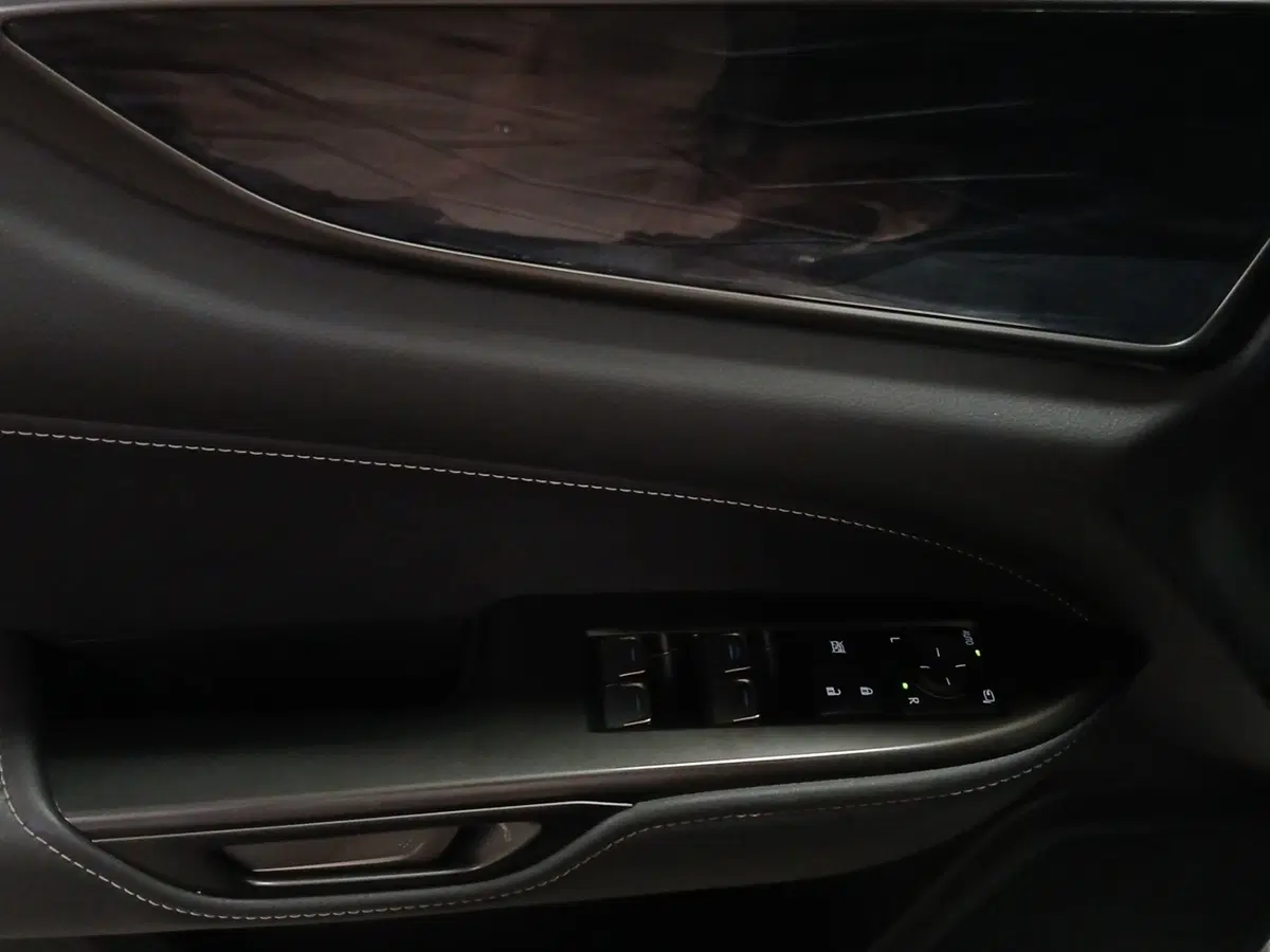 Lexus NX usata a Genova (12)