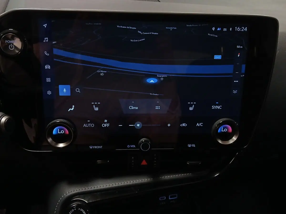 Lexus NX usata a Genova (15)