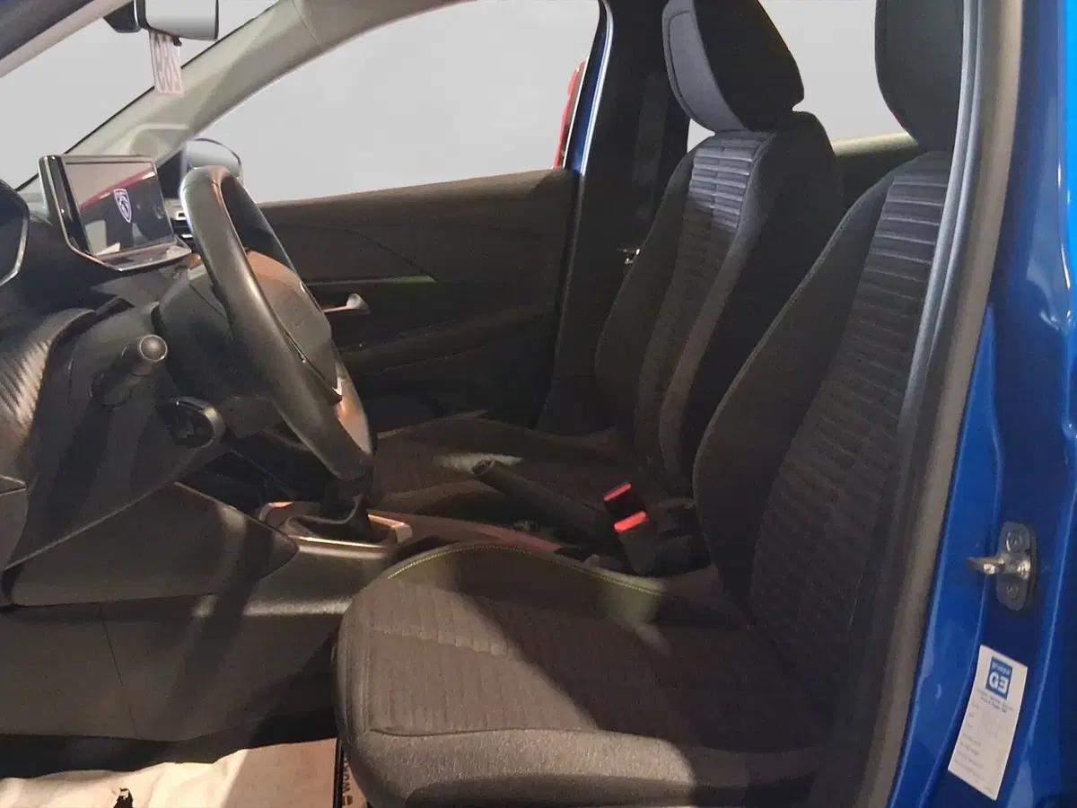 Peugeot 208 usata a Genova (9)