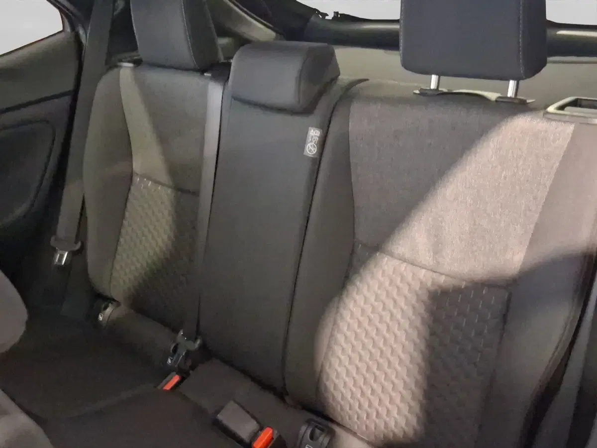 Toyota Yaris Cross nuova a Genova (10)