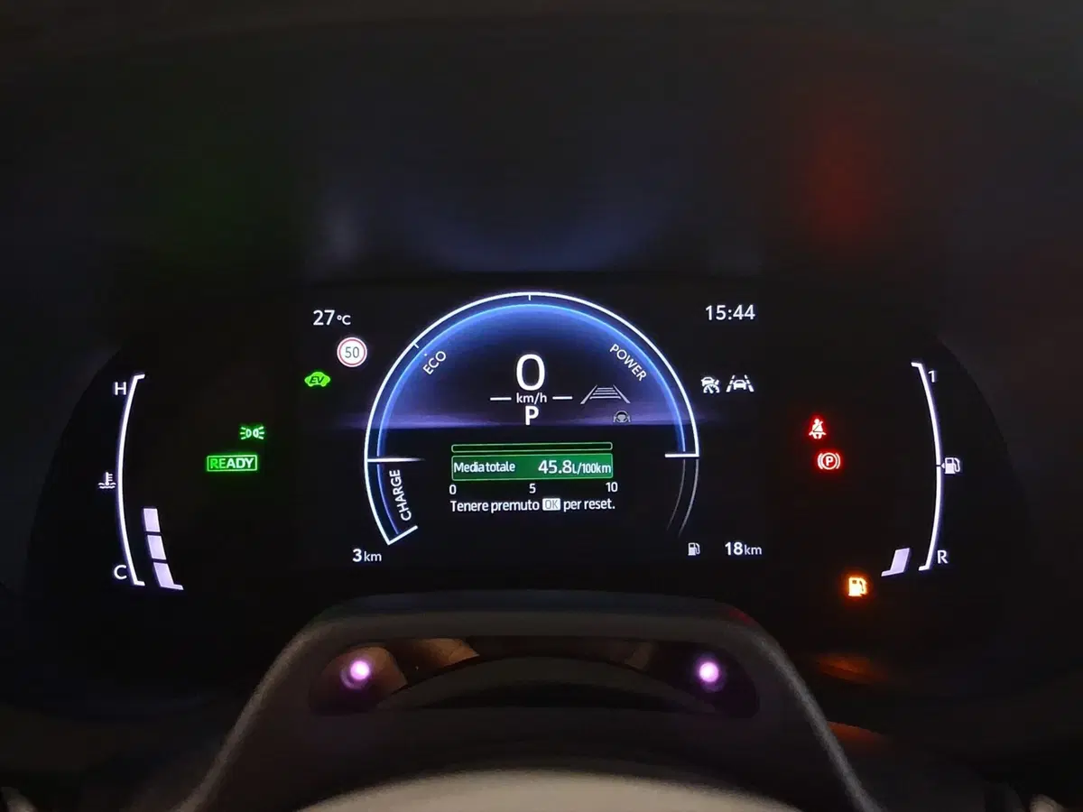 Toyota Yaris Cross nuova a Genova (13)