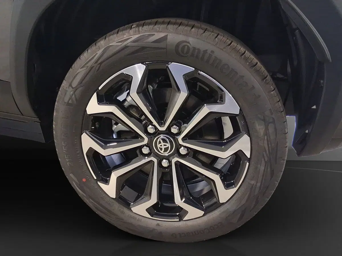 Toyota Yaris Cross nuova a Genova (18)